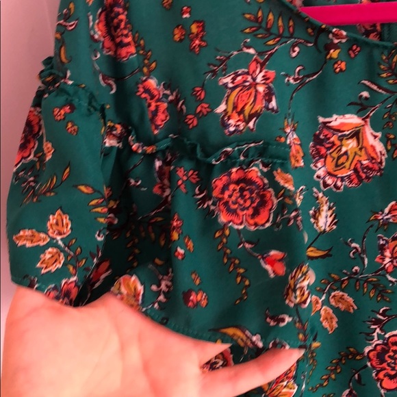 Green floral ruffle sleeve blouse LAST CALL - Picture 5 of 5